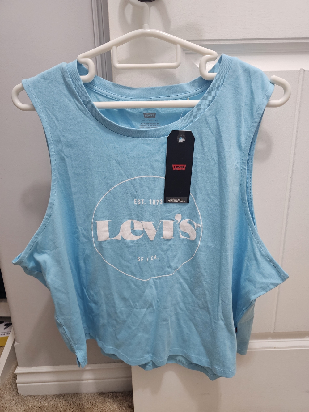 NWT Levi's Women's Light Blue Logo Tank Top XXL Cropped